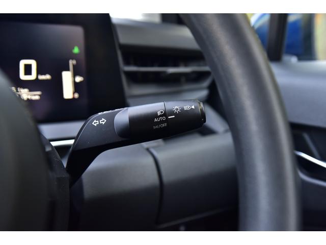 ノート Ｘ　ユーザー様買取　純正ナビ　テレビ　３６０°カメラ　ＥＴＣ　オートエアコン　デジタルインナーミラー（19枚目）