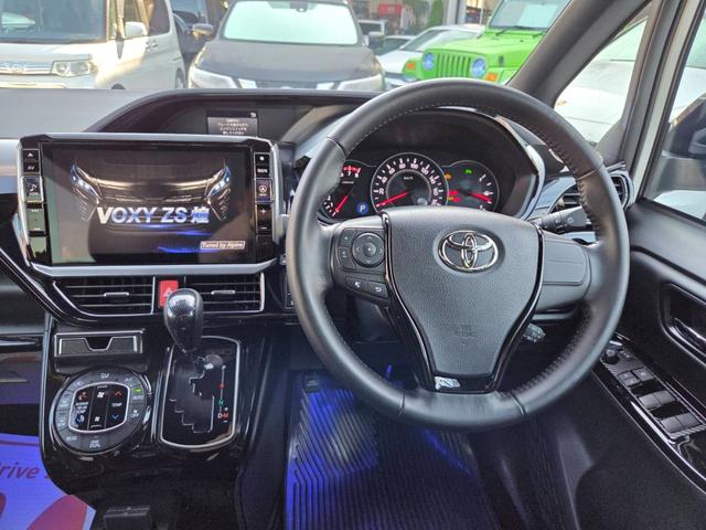 ヴォクシー ＺＳ　煌ＩＩＩ（3枚目）