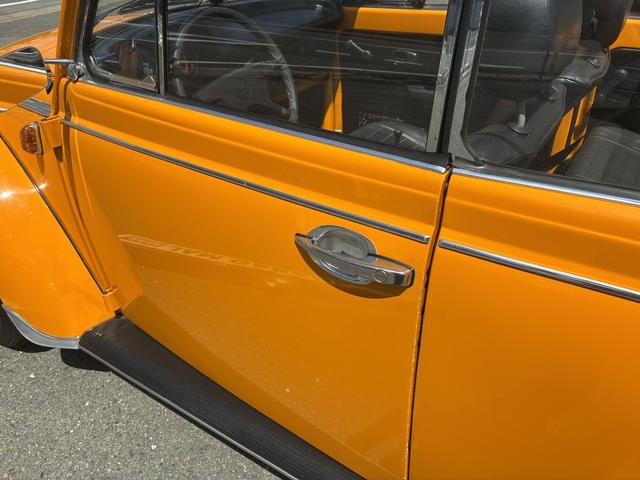 ビートル 1303Sカブリオレ ドイツ最終モデルコンバーチブル・左ハンドル・ディーラー車・エンジンオーバーホール済1600cc・インジェクション(12枚目)