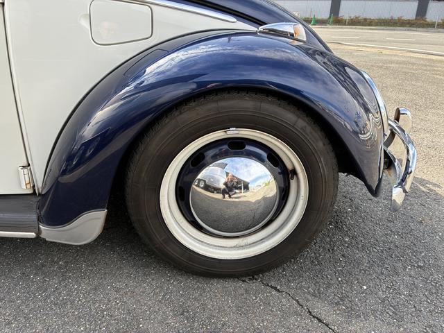 ビートル 1600i ビンテージスタイル・メキシコビートル・左ハンドル・フロントローダウン・ウッドステアリング・エアコン・フロントディスクブレーキ・インジェクション(13枚目)