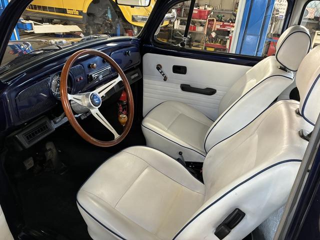 ビートル 1600i ビンテージスタイル・メキシコビートル・左ハンドル・フロントローダウン・ウッドステアリング・エアコン・フロントディスクブレーキ・インジェクション(17枚目)