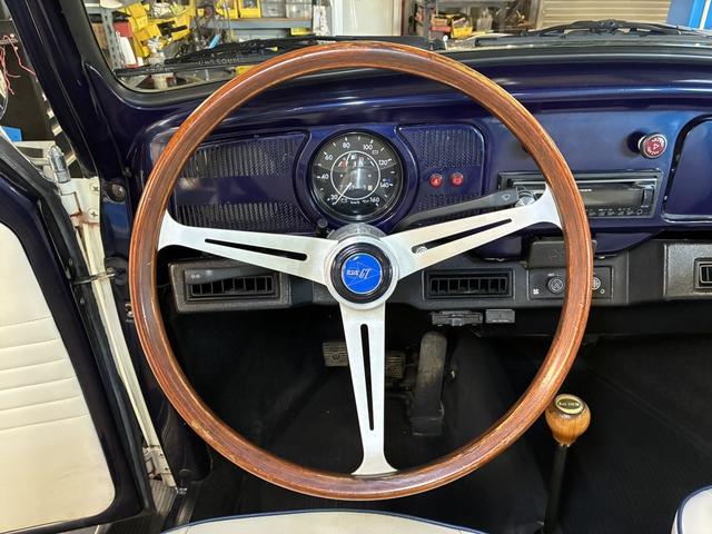 ビートル 1600i ビンテージスタイル・メキシコビートル・左ハンドル・フロントローダウン・ウッドステアリング・エアコン・フロントディスクブレーキ・インジェクション(23枚目)
