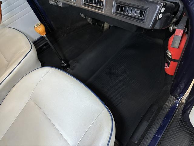 ビートル 1600i ビンテージスタイル・メキシコビートル・左ハンドル・フロントローダウン・ウッドステアリング・エアコン・フロントディスクブレーキ・インジェクション(27枚目)