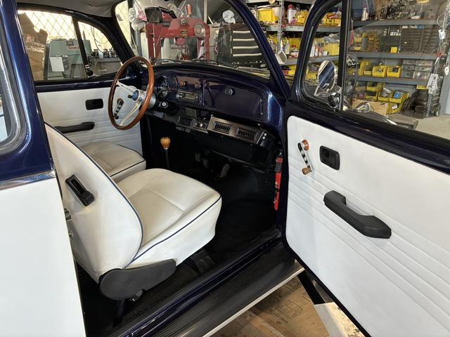 ビートル 1600i ビンテージスタイル・メキシコビートル・左ハンドル・フロントローダウン・ウッドステアリング・エアコン・フロントディスクブレーキ・インジェクション(28枚目)
