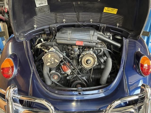 ビートル 1600i ビンテージスタイル・メキシコビートル・左ハンドル・フロントローダウン・ウッドステアリング・エアコン・フロントディスクブレーキ・インジェクション(31枚目)
