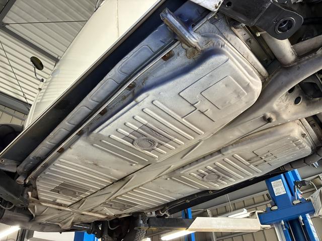 ビートル 1600i ビンテージスタイル・メキシコビートル・左ハンドル・フロントローダウン・ウッドステアリング・エアコン・フロントディスクブレーキ・インジェクション(32枚目)