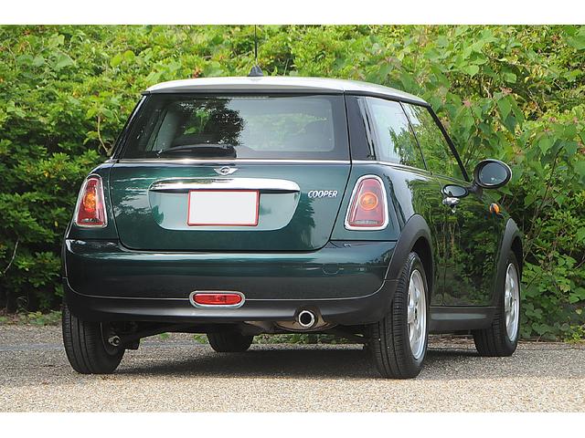 ＭＩＮＩ クーパー　走行１１，０００キロ台　後期型エンジン　純正ＣＤオーディオ　純正アルミ　スペアキー有　運転席エアバック　助手席エアバック　エアコン　電動格納ミラー　整備記録簿（51枚目）