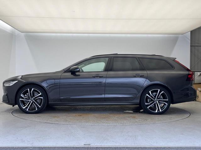 Ｖ９０ リチャージアルティメトＴ８ＡＷＤプラグインハイブリド　認定中古車　プラグインハイブリッド　Ｇｏｏｇｌｅ搭載モデル　Ｂ＆Ｗプレミアムサウンド　サンルーフ　ナッパレザーシート　白革シート　パイロットアシスト　インテリセーフ　３６０°ビューカメラ　禁煙車（18枚目）