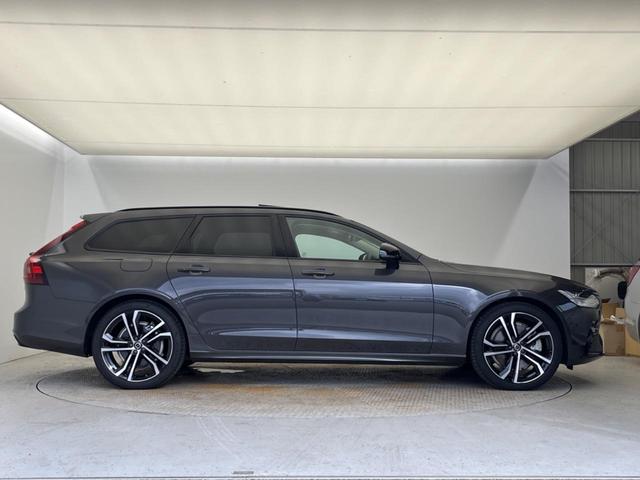 Ｖ９０ リチャージアルティメトＴ８ＡＷＤプラグインハイブリド　認定中古車　プラグインハイブリッド　Ｇｏｏｇｌｅ搭載モデル　Ｂ＆Ｗプレミアムサウンド　サンルーフ　ナッパレザーシート　白革シート　パイロットアシスト　インテリセーフ　３６０°ビューカメラ　禁煙車（20枚目）