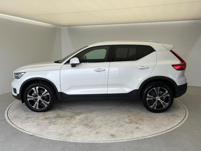 ＸＣ４０ Ｂ４　ＡＷＤ　インスクリプション　認定中古車　インテリセーフ　衝突被害軽減ブレーキ　３６０°ビューカメラ　パイロットアシスト　レーダークルーズ　純正９インチナビ　禁煙車　シートヒーター　パワーシート　Ａｐｐｌｅ　Ｃａｒ　Ｐｌａｙ（17枚目）