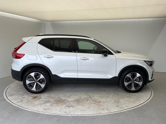 ＸＣ４０ アルティメット　Ｂ４　ＡＷＤ　ダークエディション　認定中古車　ｈａｒｍａｎ／ｋａｒｄｏｎ　インテリセーフ　衝突被害軽減ブレーキ　３６０°ビューカメラ　パイロットアシスト　レーダークルーズ　純正９インチナビ　禁煙車　シートヒーター（20枚目）