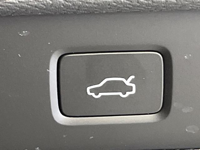 Ｖ６０ アルティメット　Ｂ４　認定中古車　Ｇｏｏｇｌｅモデル　純正９インチナビ　茶革シート　ｈａｒｍａｎ／ｋａｒｄｏｎ　３６０°ビューカメラ　パイロットアシスト　シートベンチレーション　パワーシート　パワーバックドア（35枚目）