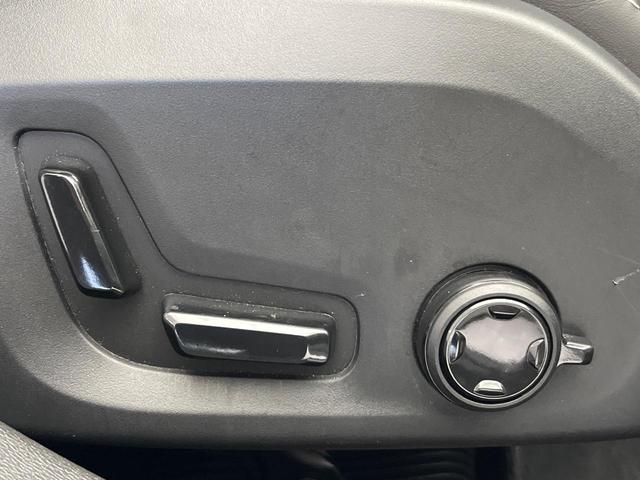 Ｖ６０ Ｂ５　Ｒデザイン　認定中古車　ｈａｒｍａｎ／ｋａｒｄｏｎ　３６０°ビューカメラ　禁煙車　インテリセーフ　純正ナビ　シートベンチレーション　メモリー機能付きパワーシート　Ａｐｐｌｅ　Ｃａｒ　Ｐｌａｙ　フルセグＴＶ（8枚目）