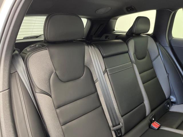Ｖ６０ Ｂ５　Ｒデザイン　認定中古車　ｈａｒｍａｎ／ｋａｒｄｏｎ　３６０°ビューカメラ　禁煙車　インテリセーフ　純正ナビ　シートベンチレーション　メモリー機能付きパワーシート　Ａｐｐｌｅ　Ｃａｒ　Ｐｌａｙ　フルセグＴＶ（13枚目）