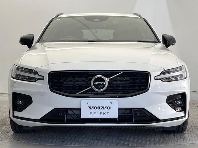 Ｖ６０ Ｂ５　Ｒデザイン　認定中古車　ｈａｒｍａｎ／ｋａｒｄｏｎ　３６０°ビューカメラ　禁煙車　インテリセーフ　純正ナビ　シートベンチレーション　メモリー機能付きパワーシート　Ａｐｐｌｅ　Ｃａｒ　Ｐｌａｙ　フルセグＴＶ（17枚目）