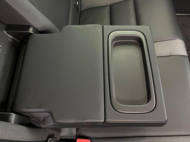 Ｖ６０ Ｂ５　Ｒデザイン　認定中古車　ｈａｒｍａｎ／ｋａｒｄｏｎ　３６０°ビューカメラ　禁煙車　インテリセーフ　純正ナビ　シートベンチレーション　メモリー機能付きパワーシート　Ａｐｐｌｅ　Ｃａｒ　Ｐｌａｙ　フルセグＴＶ（29枚目）