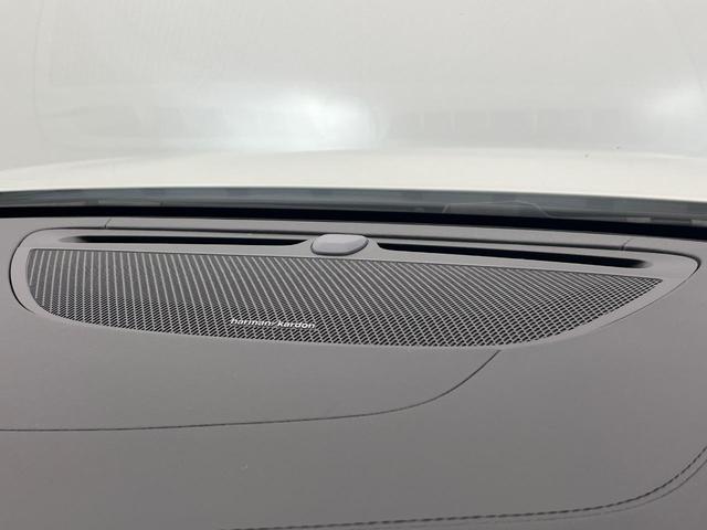 Ｖ６０ アルティメット　Ｂ４　認定中古車　純正９インチナビ　Ｇｏｏｇｌｅモデル　ｈａｒｍａｎ／ｋａｒｄｏｎ　白革シート　３６０°ビューカメラ　シートベンチレーション　パワーシート　パワーバックドア　ＬＥＤヘッドライト　ルーフレール（5枚目）