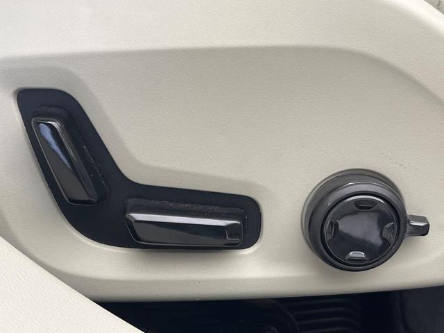 Ｖ６０ アルティメット　Ｂ４　認定中古車　純正９インチナビ　Ｇｏｏｇｌｅモデル　ｈａｒｍａｎ／ｋａｒｄｏｎ　白革シート　３６０°ビューカメラ　シートベンチレーション　パワーシート　パワーバックドア　ＬＥＤヘッドライト　ルーフレール（8枚目）