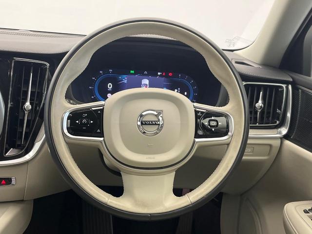 Ｖ６０ アルティメット　Ｂ４　認定中古車　純正９インチナビ　Ｇｏｏｇｌｅモデル　ｈａｒｍａｎ／ｋａｒｄｏｎ　白革シート　３６０°ビューカメラ　シートベンチレーション　パワーシート　パワーバックドア　ＬＥＤヘッドライト　ルーフレール（11枚目）