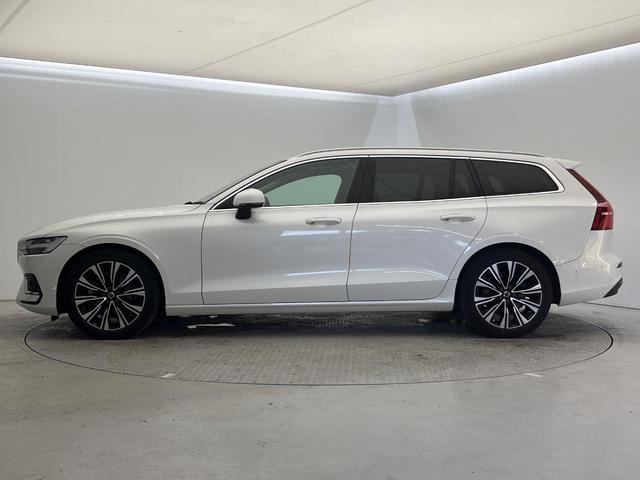 Ｖ６０ アルティメット　Ｂ４　認定中古車　純正９インチナビ　Ｇｏｏｇｌｅモデル　ｈａｒｍａｎ／ｋａｒｄｏｎ　白革シート　３６０°ビューカメラ　シートベンチレーション　パワーシート　パワーバックドア　ＬＥＤヘッドライト　ルーフレール（20枚目）