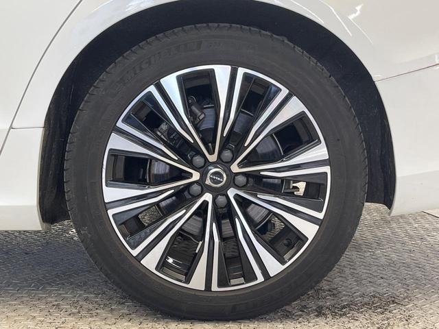 Ｖ６０ アルティメット　Ｂ４　認定中古車　純正９インチナビ　Ｇｏｏｇｌｅモデル　ｈａｒｍａｎ／ｋａｒｄｏｎ　白革シート　３６０°ビューカメラ　シートベンチレーション　パワーシート　パワーバックドア　ＬＥＤヘッドライト　ルーフレール（28枚目）