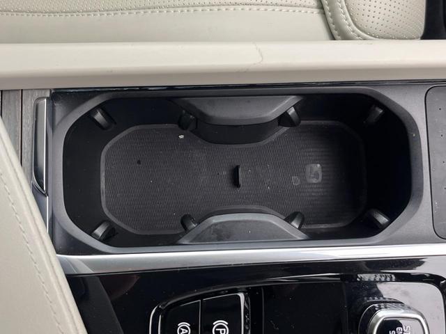 Ｖ６０ アルティメット　Ｂ４　認定中古車　純正９インチナビ　Ｇｏｏｇｌｅモデル　ｈａｒｍａｎ／ｋａｒｄｏｎ　白革シート　３６０°ビューカメラ　シートベンチレーション　パワーシート　パワーバックドア　ＬＥＤヘッドライト　ルーフレール（54枚目）