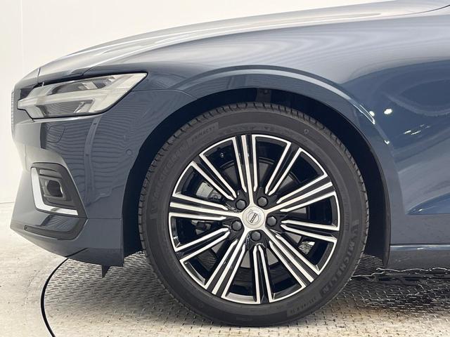 Ｖ６０ Ｂ５　インスクリプション　認定中古車　純正９インチナビ　Ｂｏｗｅｒｓ＆Ｗｉｌｋｉｎｓ　白革シート　３６０°ビューカメラ　パイロットアシスト　シートベンチレーション　パワーシート　Ａｐｐｌｅ　Ｃａｒ　Ｐｌａｙ　Ｂｌｕｅｔｏｏｔｈ（16枚目）