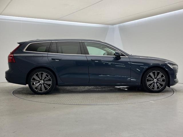 Ｖ６０ Ｂ５　インスクリプション　認定中古車　純正９インチナビ　Ｂｏｗｅｒｓ＆Ｗｉｌｋｉｎｓ　白革シート　３６０°ビューカメラ　パイロットアシスト　シートベンチレーション　パワーシート　Ａｐｐｌｅ　Ｃａｒ　Ｐｌａｙ　Ｂｌｕｅｔｏｏｔｈ（18枚目）