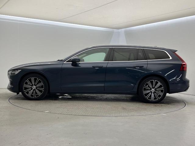 Ｖ６０ Ｂ５　インスクリプション　認定中古車　純正９インチナビ　Ｂｏｗｅｒｓ＆Ｗｉｌｋｉｎｓ　白革シート　３６０°ビューカメラ　パイロットアシスト　シートベンチレーション　パワーシート　Ａｐｐｌｅ　Ｃａｒ　Ｐｌａｙ　Ｂｌｕｅｔｏｏｔｈ（20枚目）