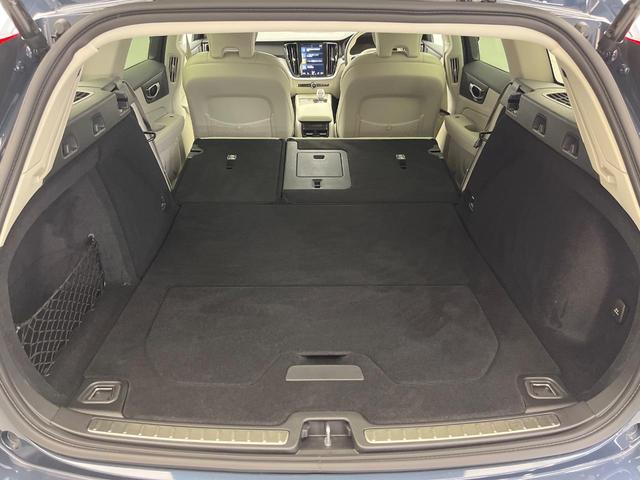 Ｖ６０ Ｂ５　インスクリプション　認定中古車　純正９インチナビ　Ｂｏｗｅｒｓ＆Ｗｉｌｋｉｎｓ　白革シート　３６０°ビューカメラ　パイロットアシスト　シートベンチレーション　パワーシート　Ａｐｐｌｅ　Ｃａｒ　Ｐｌａｙ　Ｂｌｕｅｔｏｏｔｈ（23枚目）
