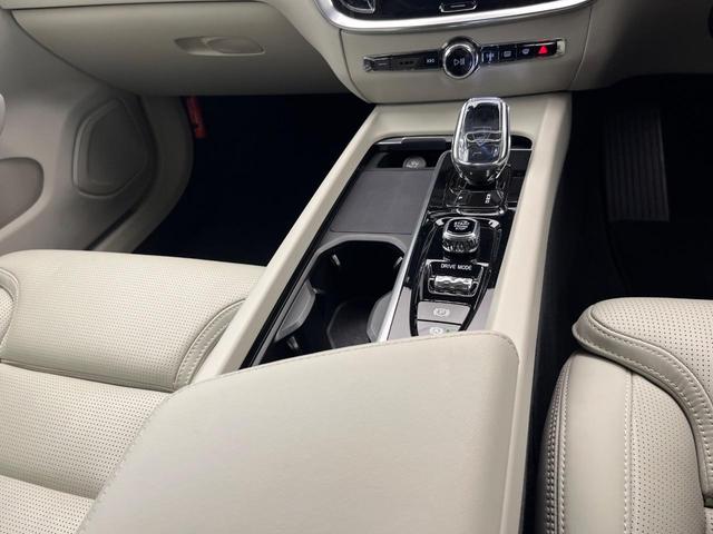 Ｖ６０ Ｂ５　インスクリプション　認定中古車　純正９インチナビ　Ｂｏｗｅｒｓ＆Ｗｉｌｋｉｎｓ　白革シート　３６０°ビューカメラ　パイロットアシスト　シートベンチレーション　パワーシート　Ａｐｐｌｅ　Ｃａｒ　Ｐｌａｙ　Ｂｌｕｅｔｏｏｔｈ（52枚目）