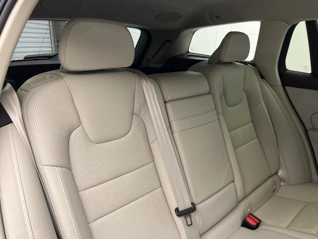 Ｖ６０ Ｔ５　インスクリプション　純正９インチナビ　白革シート　ｈａｒｍａｎ／ｋａｒｄｏｎ　３６０°ビューカメラ　パイロットアシスト　パワーシート　シートベンチレーション　パワーシート　Ａｐｐｌｅ　Ｃａｒ　Ｐｌａｙ　Ｂｌｕｅｔｏｏｔｈ（13枚目）