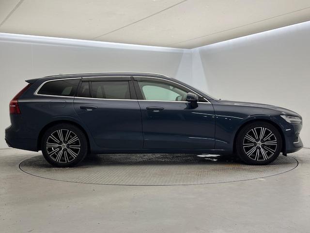 Ｖ６０ Ｔ５　インスクリプション　純正９インチナビ　白革シート　ｈａｒｍａｎ／ｋａｒｄｏｎ　３６０°ビューカメラ　パイロットアシスト　パワーシート　シートベンチレーション　パワーシート　Ａｐｐｌｅ　Ｃａｒ　Ｐｌａｙ　Ｂｌｕｅｔｏｏｔｈ（18枚目）