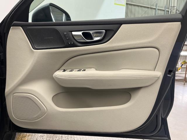 Ｖ６０ Ｔ５　インスクリプション　純正９インチナビ　白革シート　ｈａｒｍａｎ／ｋａｒｄｏｎ　３６０°ビューカメラ　パイロットアシスト　パワーシート　シートベンチレーション　パワーシート　Ａｐｐｌｅ　Ｃａｒ　Ｐｌａｙ　Ｂｌｕｅｔｏｏｔｈ（32枚目）