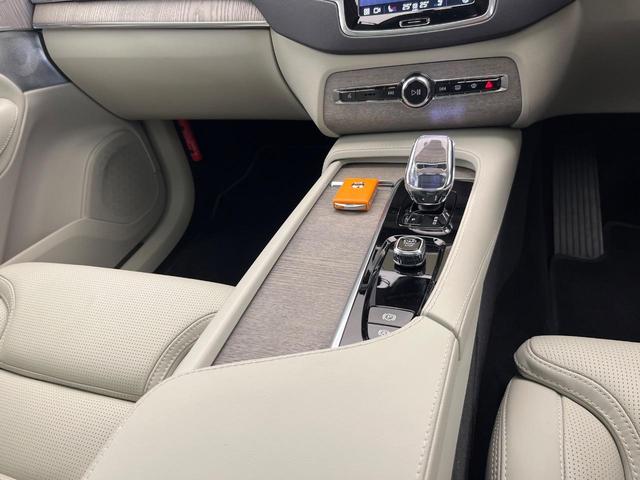 ＸＣ９０ アルティメット　Ｂ５　ＡＷＤ　認定中古車　サンルーフ　Ｂｏｗｅｒｓ　＆　Ｗｉｌｋｉｎｓ　Ｇｏｏｇｌｅモデル　白革シート　３６０°ビューカメラ　禁煙車　シートベンチレーション　メモリー機能付きパワーシート　純正ナビ　ＬＥＤライト（53枚目）