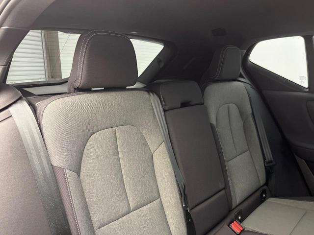 ＸＣ４０ Ｂ４　モメンタム　認定中古車　３６０°ビューカメラ　禁煙車　インテリセーフ　シートベンチレーション　メモリー機能付きパワーシート　純正９インチナビ　Ｂｌｕｅｔｏｏｔｈ　フルセグＴＶ　トールハンマーＬＥＤヘッドライト（13枚目）
