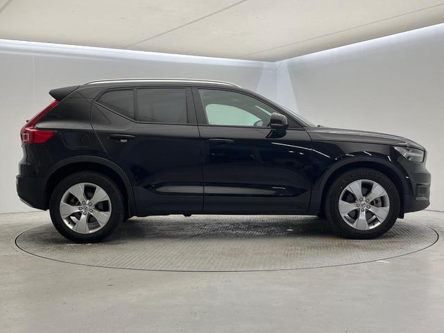 ＸＣ４０ Ｂ４　モメンタム　認定中古車　３６０°ビューカメラ　禁煙車　インテリセーフ　シートベンチレーション　メモリー機能付きパワーシート　純正９インチナビ　Ｂｌｕｅｔｏｏｔｈ　フルセグＴＶ　トールハンマーＬＥＤヘッドライト（18枚目）