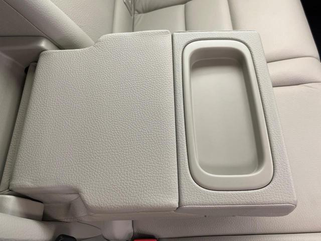 V60 T5 モメンタム 純正9インチナビ 禁煙車 インテリセーフ シートベンチレーション メモリー機能付きパワーシート Bluetooth フルセグTV LEDヘッドライト ブラインドスポットインフォメーション(27枚目)