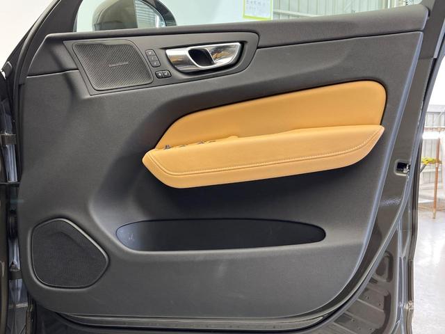 XC60 T5 AWD インスクリプション harman/kardon 360°ビューカメラ 禁煙車 インテリセーフ 純正9インチナビ シートベンチレーション メモリー機能付きパワーシート フルセグTV Bluetooth LEDヘッドライト(32枚目)