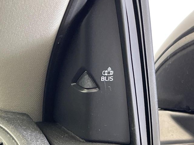 Ｖ４０ Ｔ３　インスクリプション　純正ナビ　ｈａｒｍａｎ／ｋａｒｄｏｎ　禁煙車　インテリセーフ　シートベンチレーション　パワーシート　Ｂｌｕｅｔｏｏｔｈ　トールハンマーＬＥＤヘッドライト　ブラインドスポットインフォメーション（9枚目）