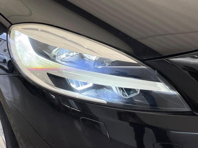 Ｖ４０ Ｔ３　インスクリプション　純正ナビ　ｈａｒｍａｎ／ｋａｒｄｏｎ　禁煙車　インテリセーフ　シートベンチレーション　パワーシート　Ｂｌｕｅｔｏｏｔｈ　トールハンマーＬＥＤヘッドライト　ブラインドスポットインフォメーション（15枚目）