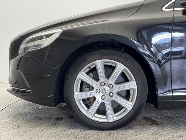 Ｖ４０ Ｔ３　インスクリプション　純正ナビ　ｈａｒｍａｎ／ｋａｒｄｏｎ　禁煙車　インテリセーフ　シートベンチレーション　パワーシート　Ｂｌｕｅｔｏｏｔｈ　トールハンマーＬＥＤヘッドライト　ブラインドスポットインフォメーション（16枚目）