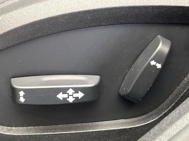 Ｖ４０ Ｔ３　インスクリプション　純正ナビ　ｈａｒｍａｎ／ｋａｒｄｏｎ　禁煙車　インテリセーフ　シートベンチレーション　パワーシート　Ｂｌｕｅｔｏｏｔｈ　トールハンマーＬＥＤヘッドライト　ブラインドスポットインフォメーション（27枚目）