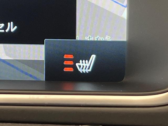 Ｖ４０ Ｔ３　インスクリプション　純正ナビ　ｈａｒｍａｎ／ｋａｒｄｏｎ　禁煙車　インテリセーフ　シートベンチレーション　パワーシート　Ｂｌｕｅｔｏｏｔｈ　トールハンマーＬＥＤヘッドライト　ブラインドスポットインフォメーション（44枚目）