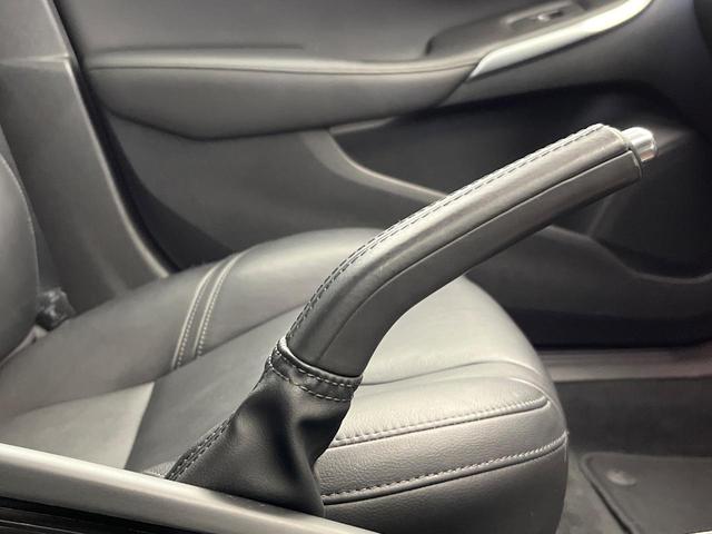 Ｖ４０ Ｔ３　インスクリプション　純正ナビ　ｈａｒｍａｎ／ｋａｒｄｏｎ　禁煙車　インテリセーフ　シートベンチレーション　パワーシート　Ｂｌｕｅｔｏｏｔｈ　トールハンマーＬＥＤヘッドライト　ブラインドスポットインフォメーション（51枚目）