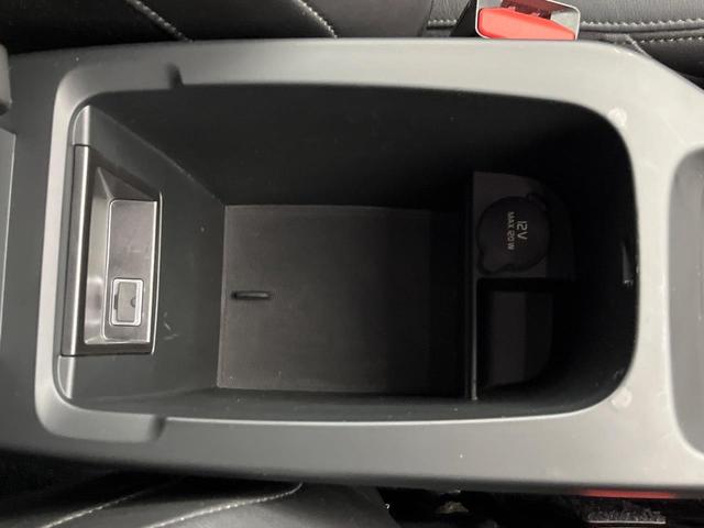 Ｖ４０ Ｔ３　インスクリプション　純正ナビ　ｈａｒｍａｎ／ｋａｒｄｏｎ　禁煙車　インテリセーフ　シートベンチレーション　パワーシート　Ｂｌｕｅｔｏｏｔｈ　トールハンマーＬＥＤヘッドライト　ブラインドスポットインフォメーション（54枚目）