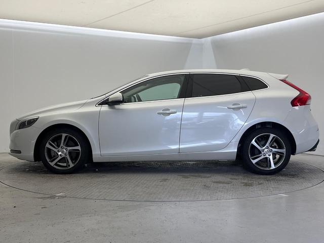 Ｖ４０ Ｄ４　ＳＥ　禁煙車　インテリセーフ　純正ＨＤＤナビ　バックカメラ　パドルシフト　フロントシートヒーター　運転席パワーシート　純正１７インチアルミホイール　Ｂｌｕｅｔｏｏｔｈ　ＣＤ・ＤＶＤ再生機能（20枚目）