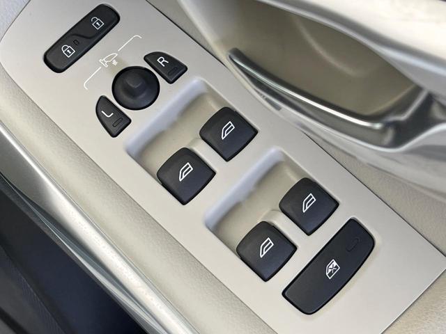 Ｖ４０ Ｄ４　ＳＥ　禁煙車　インテリセーフ　純正ＨＤＤナビ　バックカメラ　パドルシフト　フロントシートヒーター　運転席パワーシート　純正１７インチアルミホイール　Ｂｌｕｅｔｏｏｔｈ　ＣＤ・ＤＶＤ再生機能（29枚目）