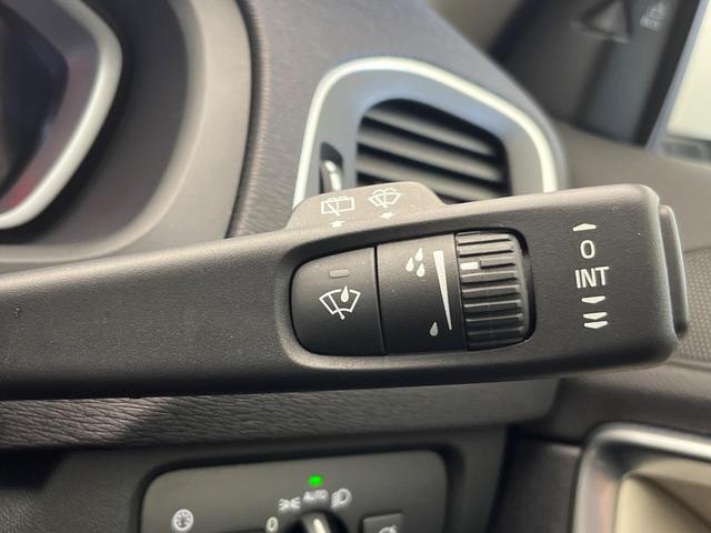 Ｖ４０ Ｄ４　ＳＥ　禁煙車　インテリセーフ　純正ＨＤＤナビ　バックカメラ　パドルシフト　フロントシートヒーター　運転席パワーシート　純正１７インチアルミホイール　Ｂｌｕｅｔｏｏｔｈ　ＣＤ・ＤＶＤ再生機能（35枚目）