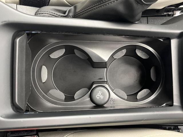 Ｖ４０ Ｄ４　ＳＥ　禁煙車　インテリセーフ　純正ＨＤＤナビ　バックカメラ　パドルシフト　フロントシートヒーター　運転席パワーシート　純正１７インチアルミホイール　Ｂｌｕｅｔｏｏｔｈ　ＣＤ・ＤＶＤ再生機能（50枚目）